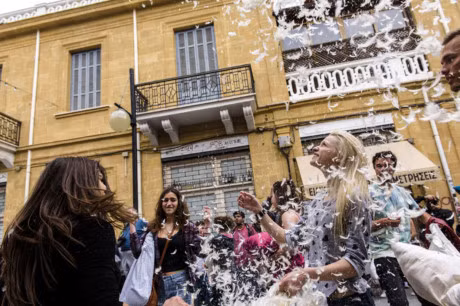 Xa stress voi ngay hoi dap goi o khap noi tren the gioi - Anh 10