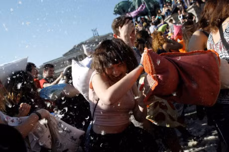 Xa stress voi ngay hoi dap goi o khap noi tren the gioi - Anh 9