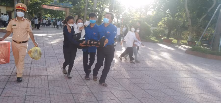 Quãng đường từ nhà Yến đến HĐT Trường THPT Hương Khê khoảng hơn 10km.