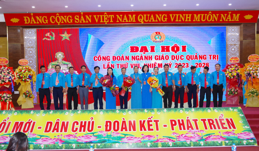 Ban Chấp hành Công đoàn ngành Giáo dục tỉnh Quảng Trị khóa VIII, nhiệm kỳ 2023-2028 gồm 15 thành viên. Ban Chấp hành Công đoàn ngành Giáo dục tỉnh Quảng Trị khóa VIII, nhiệm kỳ 2023-2028 gồm 15 thành viên.