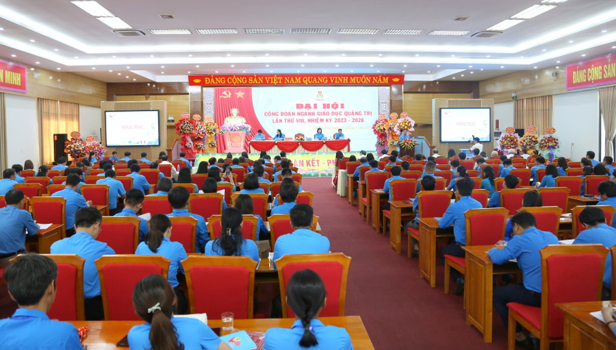 Nhiệm kỳ qua, công đoàn Quảng Trị đã tổ chức nhiều hoạt động chăm lo, bảo vệ quyền lợi cho nhà giáo, người lao động. Nhiệm kỳ qua, công đoàn Quảng Trị đã tổ chức nhiều hoạt động chăm lo, bảo vệ quyền lợi cho nhà giáo, người lao động.