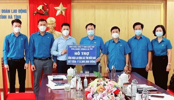 Công đoàn Công ty Formosa Hà Tĩnh trao 113 triệu đồng ủng hộ công nhân miền Nam