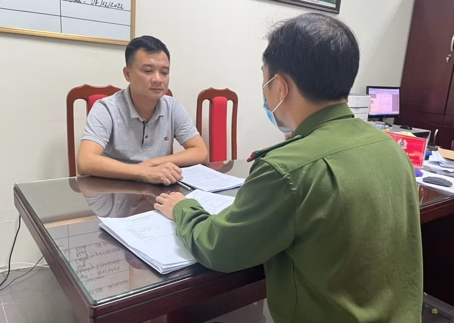 Đối tượng Nguyễn Văn Nhận làm việc với cơ quan công an.