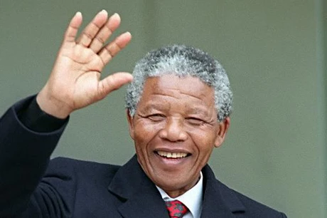 Ông Nelson Mandela qua đời ở tuổi 95