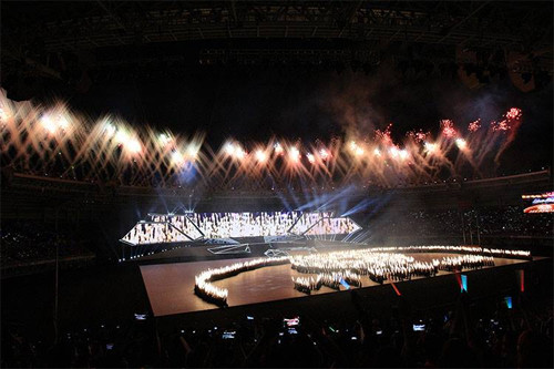 Hàng nghìn vũ công tham gia trình diễn trong Lễ khai mạc trước sự chứng kiến của khoảng ba vạn khán giả có mặt trên sân vận động Wunna Theikdi. Hàng nghìn vũ công tham gia trình diễn trong Lễ khai mạc trước sự chứng kiến của khoảng ba vạn khán giả có mặt trên sân vận động Wunna Theikdi.