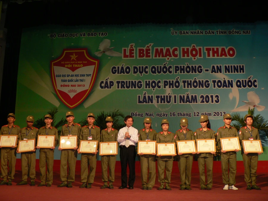 Đồng Nai dẫn đầu Hội thao GDQP - AN bậc THPT toàn quốc