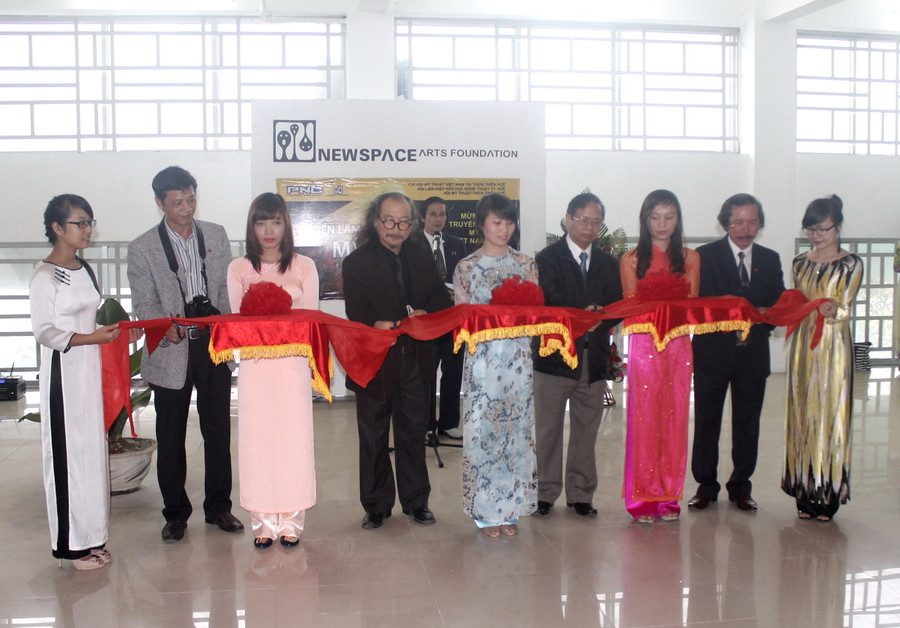  Khai mạc phòng tranh chào mừng ngày truyền thống mỹ thuật Việt Nam