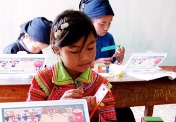 Khởi sắc giáo dục dân tộc rất ít người