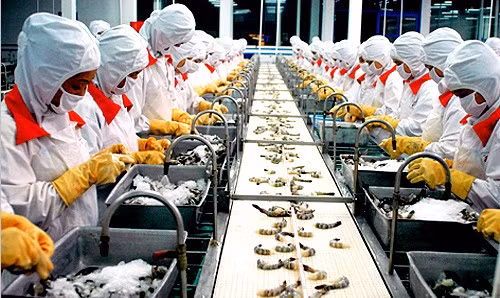 Bán nhà, cắm xe lo lương, thưởng Tết cho nhân viên