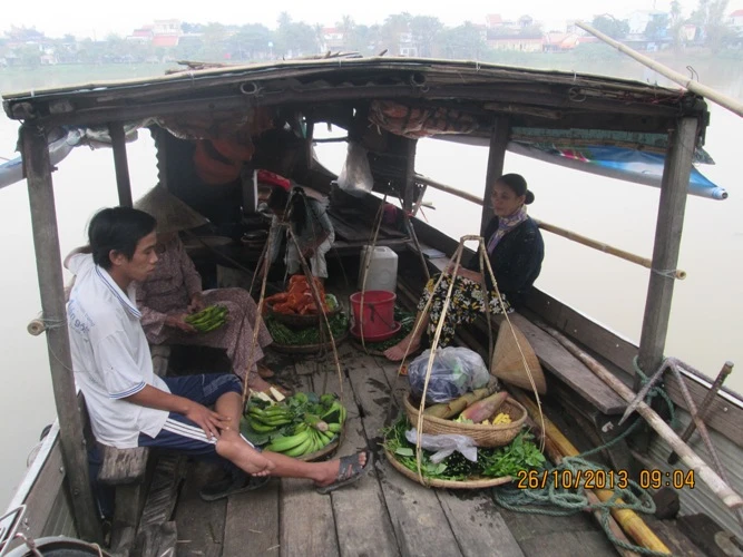 Chông chênh nơi bến nước