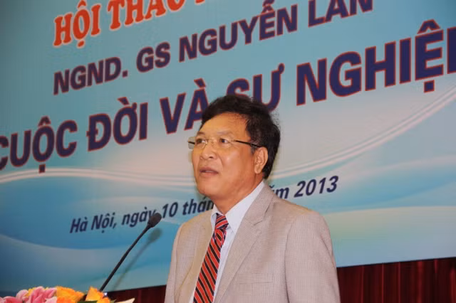 Bộ trưởng Bộ GD&ĐT Phạm Vũ Luận phát biểu tại lễ kỷ niệm 10 năm ngày mất của GS Nguyễn Lân