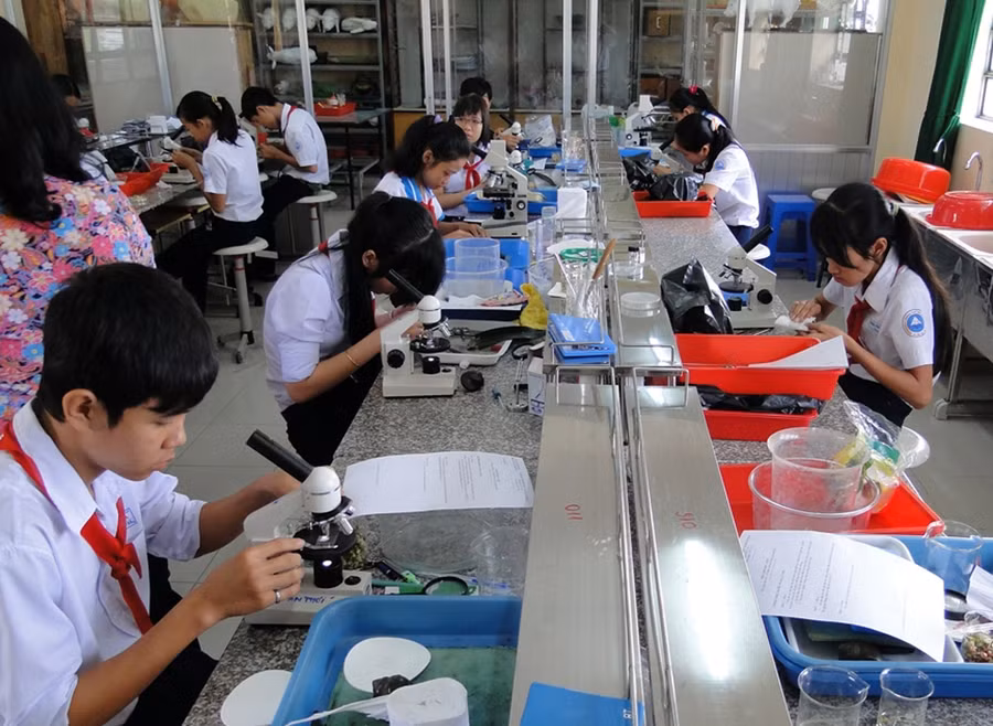 Kết quả đánh giá thông qua điểm số thể hiện tính khách quan trong sự phát triển giáo dục của Việt Nam c