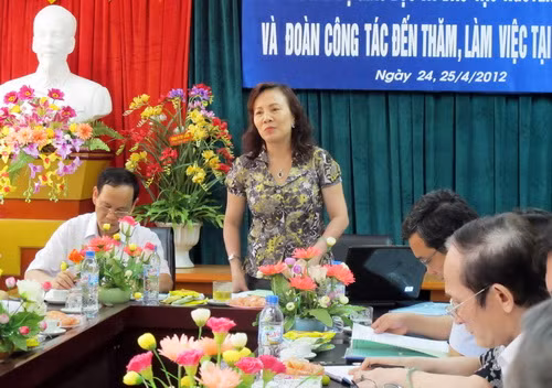 Thứ trưởng Nguyễn Thị Nghĩa trong buổi làm việc với Sở GD-ĐT và UBND tỉnh Bắc Kạn