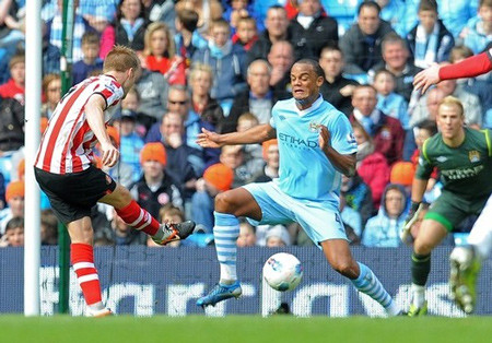 Larsson có bàn thắng khai thông bế tắc 