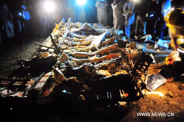 Máy bay chở 127 người gặp tai nạn ở Pakistan