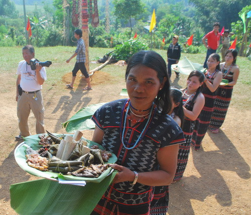 Lên Tây Giang ăn món cá niên