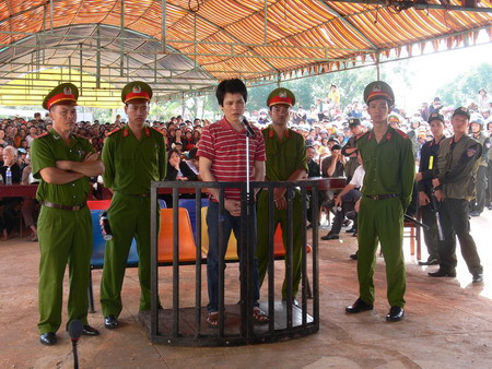 Án tử hình cho kẻ hiếp, giết, cướp tài sản