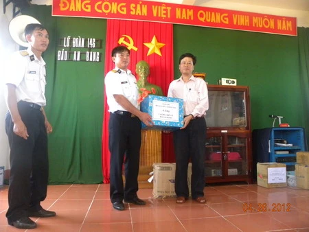 Đảng ủy Bộ GD&amp;ĐT tham gia đoàn công tác thăm huyện đảo Trường Sa