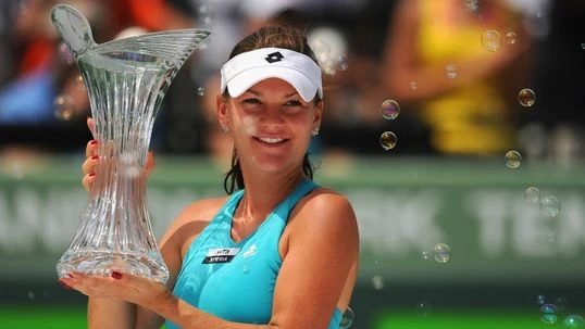 Đánh bại &quot;búp bê Nga&quot;, Radwanska đăng quang tại Miami Masters