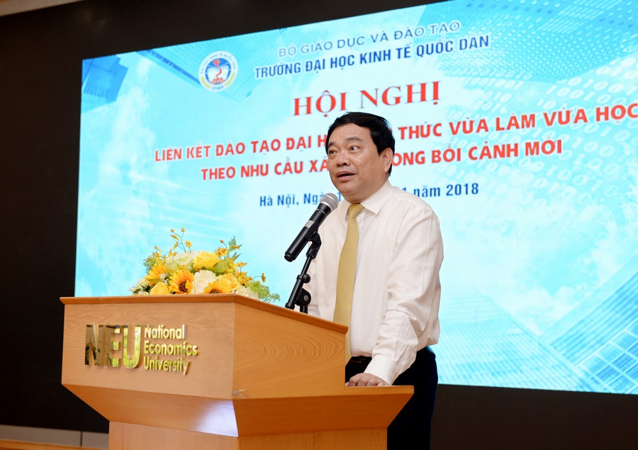 GS.TS Trần Thọ Đạt phát biểu đề dẫn GS.TS Trần Thọ Đạt phát biểu đề dẫn