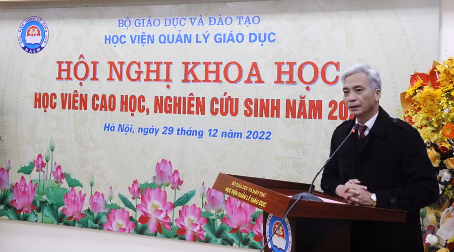 PGS.TS Trần Hữu Hoan – Phó Giám đốc Học viện Quản lý giáo dục phát biểu khai mạc hội nghị.