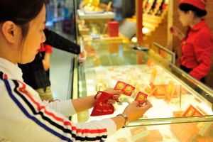 Ngày vía Thần Tài làm gì để lấy may, tài lộc cả năm?