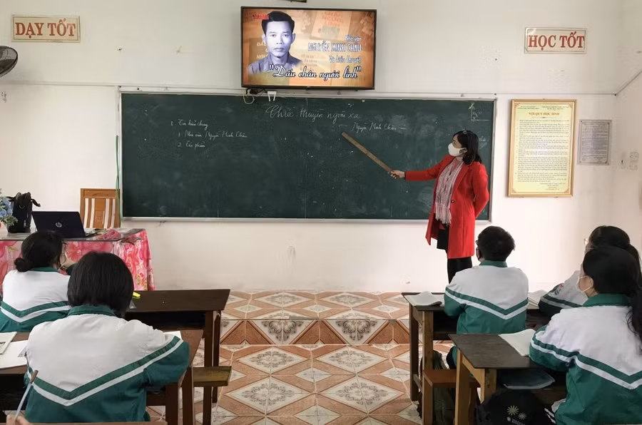 Những giờ học lồng ghép giáo dục đạo đức, lối sống cho học sinh tại Trường THPT Trần Nhân Tông.