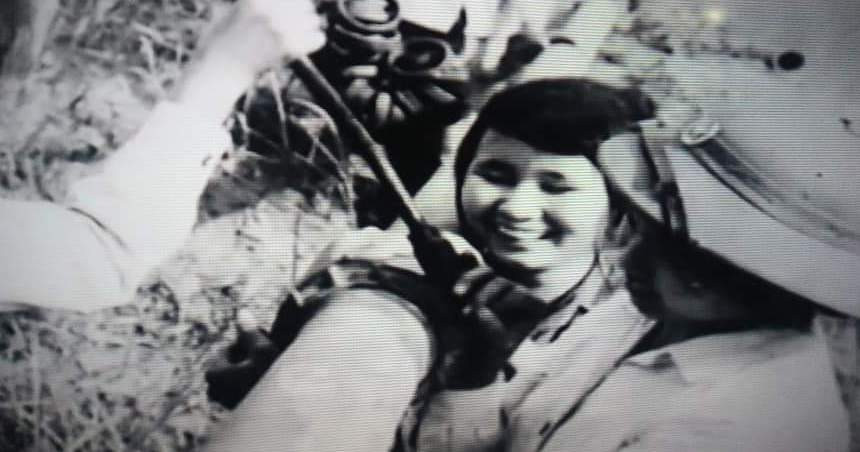 Các chiến sĩ lắp đường ống xăng dầu (ảnh tư liệu) Các chiến sĩ lắp đường ống xăng dầu (ảnh tư liệu)