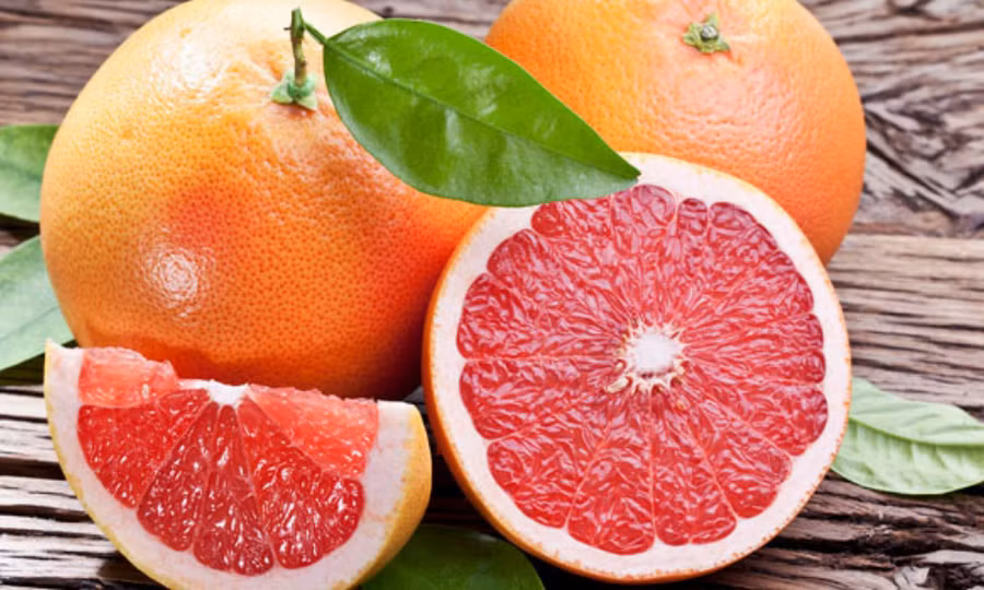 Bưởi có chứa các hợp chất thực vật độc đáo giúp thúc đẩy quá trình giảm cân. Ảnh: iStock.
