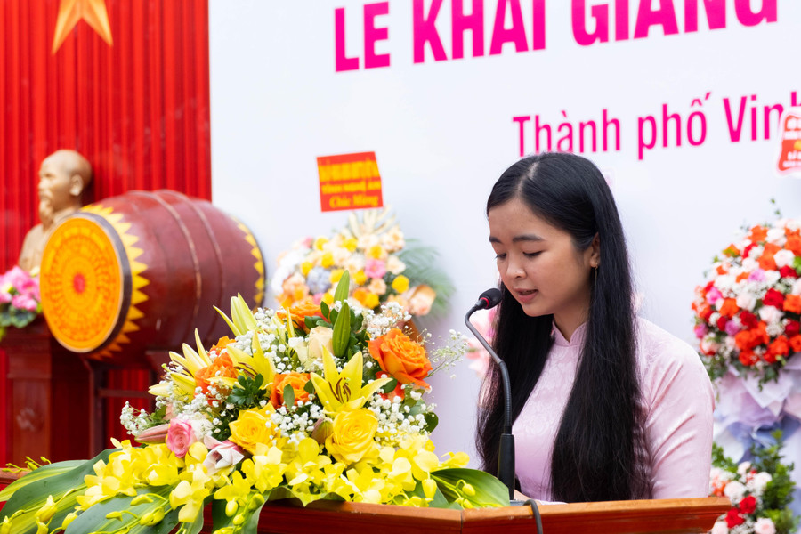 Hoàng Xuân Ngân phát biểu tại Lễ khai giảng sáng 5/9/2022.