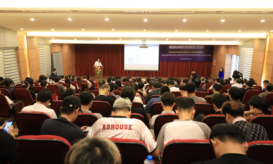 Toàn cảnh hội nghị. Toàn cảnh hội nghị.