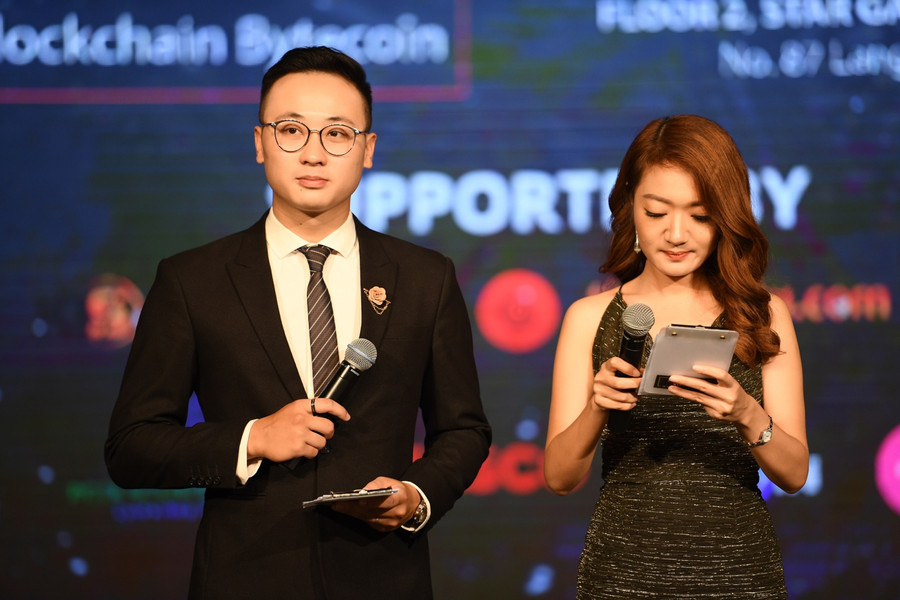 MC Trịnh Vân Anh và MC Quốc Duy là cặp đôi MC dẫn dắt chương trình ra mắt sàn giao dịch công nghệ Blockchain Bcnex MC Trịnh Vân Anh và MC Quốc Duy là cặp đôi MC dẫn dắt chương trình ra mắt sàn giao dịch công nghệ Blockchain Bcnex