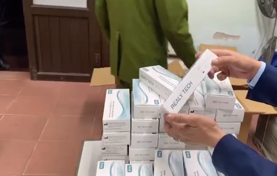 Toàn bộ lô hàng được chủ sở hữu khai nhận là thu mua hàng trôi nổi trên thị trường để bán kiếm lời.