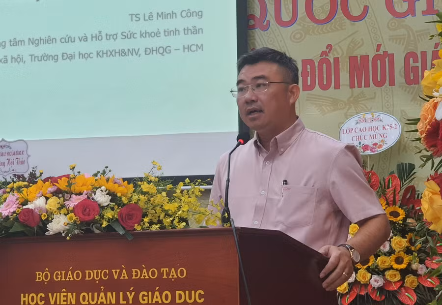 TS Lê Minh Công tham luận tại hội thảo