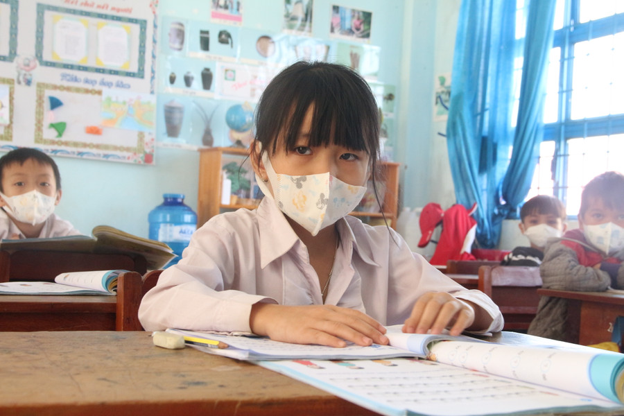 Học sinh của trường đa số là người dân tộc thiểu số. Học sinh của trường đa số là người dân tộc thiểu số.