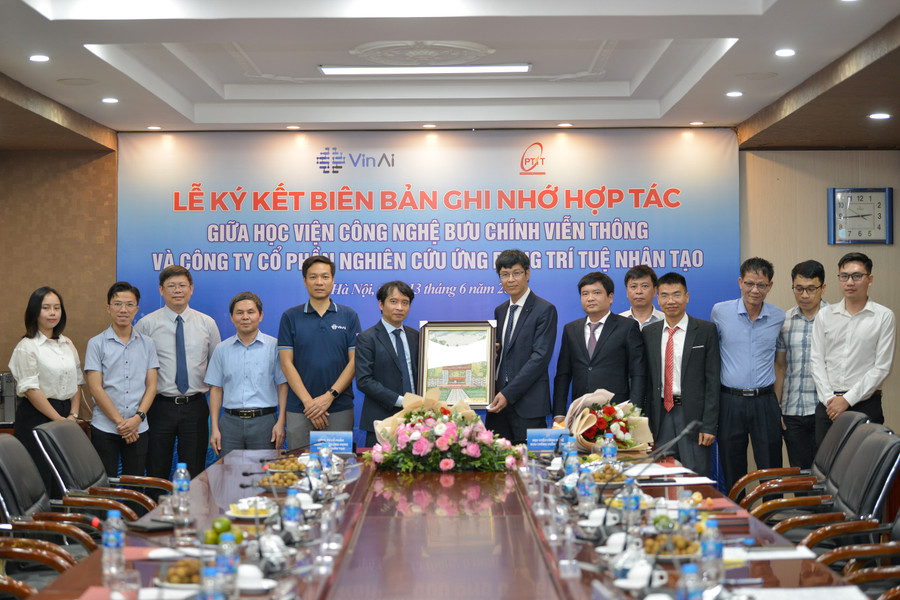 Với việc ký kết biên bản ghi nhớ hợp tác này, PTIT và VinAI sẽ sử dụng hiệu quả lợi thế, nguồn lực, hướng đến mục tiêu nâng cao hiệu quả công tác hoạt động, phù hợp với chiến lược, định hướng phát triển của hai bên. Với việc ký kết biên bản ghi nhớ hợp tác này, PTIT và VinAI sẽ sử dụng hiệu quả lợi thế, nguồn lực, hướng đến mục tiêu nâng cao hiệu quả công tác hoạt động, phù hợp với chiến lược, định hướng phát triển của hai bên.