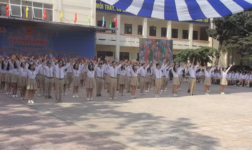Học sinh Trường THPT Phan Huy Chú hưởng ứng lễ phát động