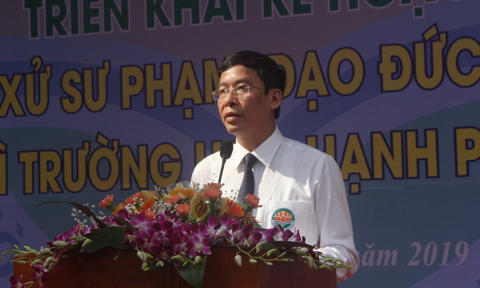 Ông Vũ Minh Đức - Chủ tịch Công đoàn Giáo dục Việt Nam phát biểu tại buổi lễ Ông Vũ Minh Đức - Chủ tịch Công đoàn Giáo dục Việt Nam phát biểu tại buổi lễ