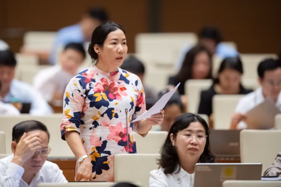 Đại biểu Trần Thị Thu Phước - Đoàn ĐBQH tỉnh Kon Tum.