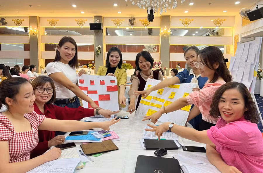 Học viên vui mừng khi hoàn thành sản phẩm sau mỗi hoạt động.