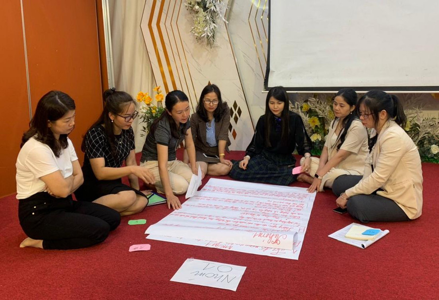 Tận dụng mọi không gian để học tập, thảo luận theo chủ đề mà báo cáo viên gợi ý. Tận dụng mọi không gian để học tập, thảo luận theo chủ đề mà báo cáo viên gợi ý.