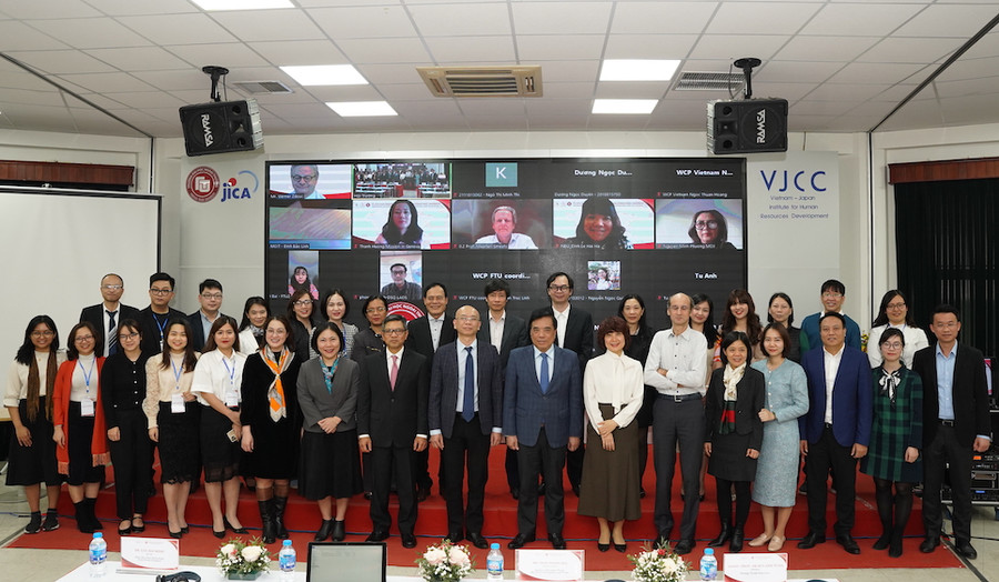 Các đại biểu trong và ngoài nước tham gia Hội thảo.