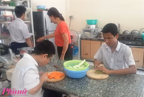 Lop hoc vao doi cua tre em khiem thi, da tat - Anh 2