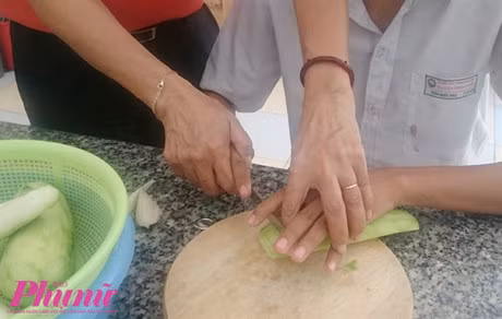 Lop hoc vao doi cua tre em khiem thi, da tat - Anh 3