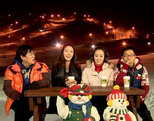 Choi Ji Woo: "Tôi rất cô đơn những ngày này và muốn được yêu" ảnh 2 Choi Ji Woo trong chương trình giải trí “Healing camp”