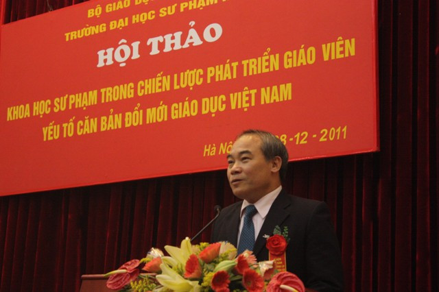 Thứ trưởng Bộ GD&ĐT Nguyễn Vinh Hiển phát biểu tại hội thảo. Ảnh: gdtd.vn