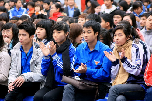 Có đông đảo các đoàn viên thanh niên tích cực tham dự buổi lễ. Ảnh, gdtd.vn