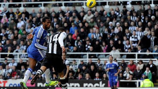 Chelsea hủy diệt "chích chòe" ngay tại Sports Direct Arena