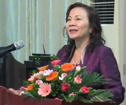 Thứ trưởng Bộ GD-ĐT Nguyễn Thị Nghĩa phát biểu khai mạc hội thảo