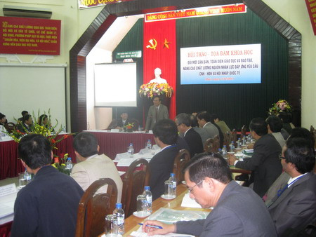 GS.TS Phạm Vũ Luận phát biểu tại Hội thảo GS.TS Phạm Vũ Luận phát biểu chỉ đạo tại HN.